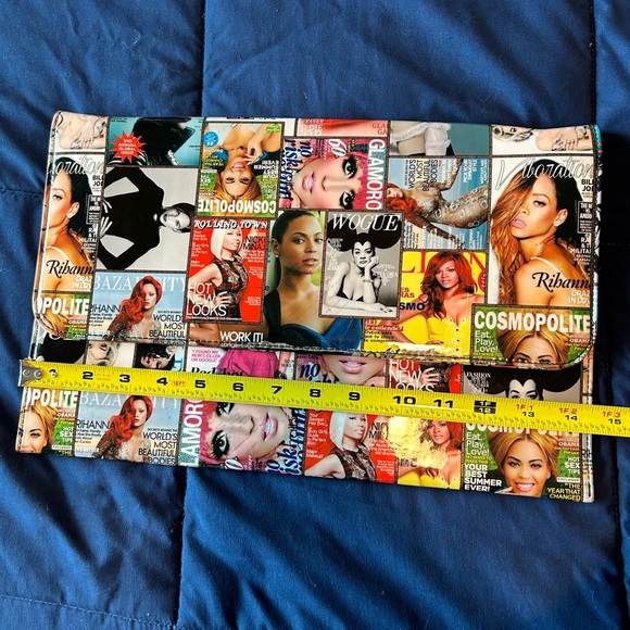 MAGAZINE Celebrity Print Bag/ Envelope/ Clutch • Medium • Multiple Colors • - Picture 6 of 8